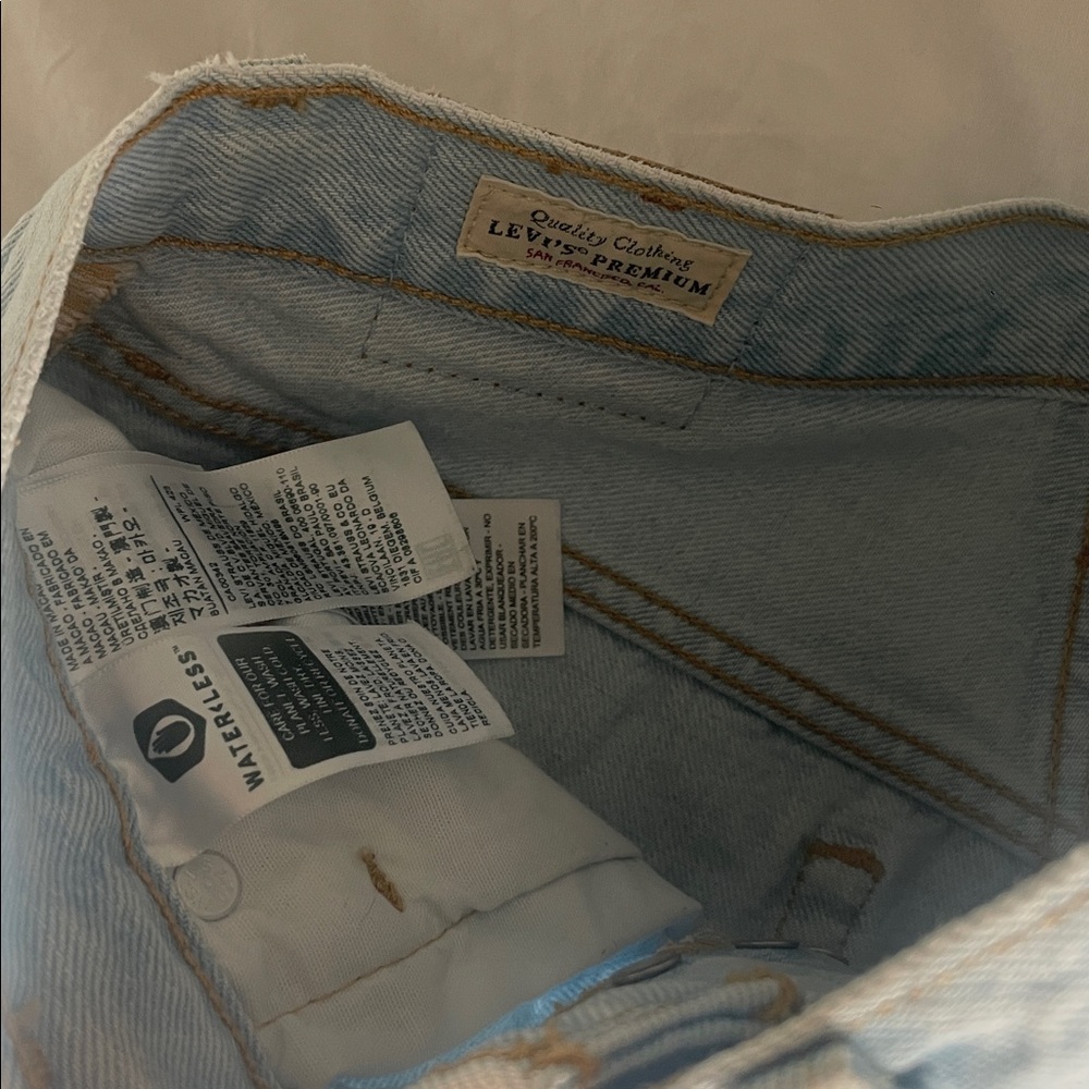 Levi's® 501 Original Denim Short size 25 - Picture 5 of 6
